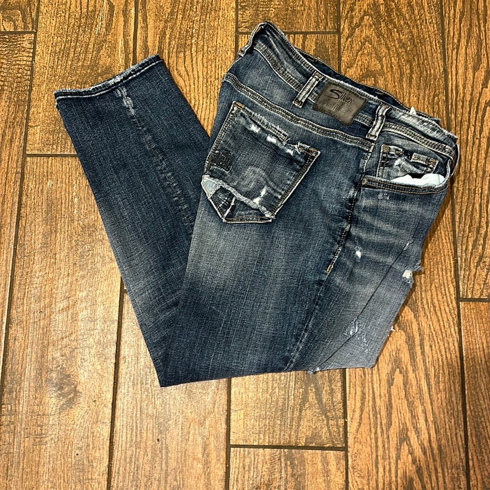 Silver brand Sam distressed crop jeans. EUC . Size 14